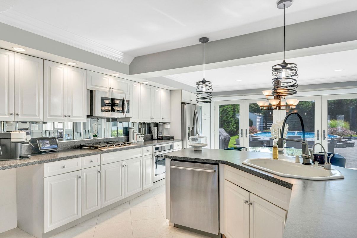 Interior, Kitchen, Pendant Lights, Recessed Lighting, Stainless Steel Appliances