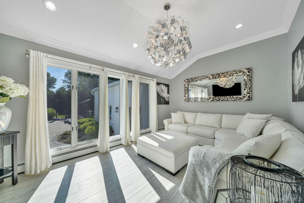 Chandelier, Interior, Living room, Pendant Lights, Recessed Lighting, Wood Texture Flooring