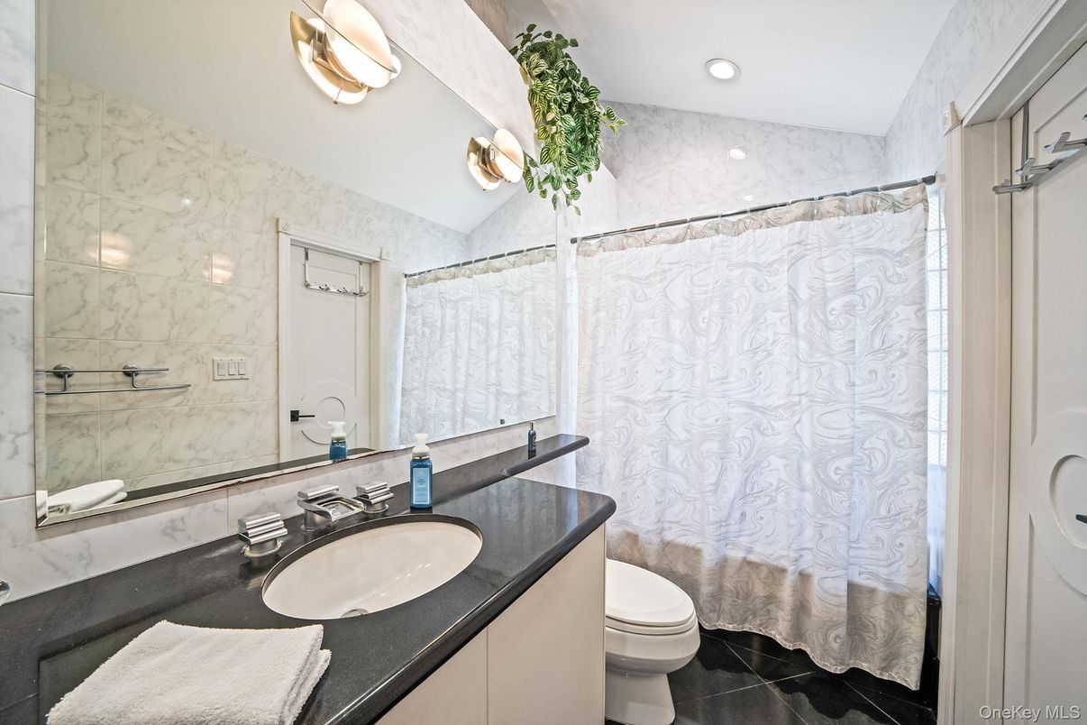 Bathroom, Interior, Marble Walls, Recessed Lighting
