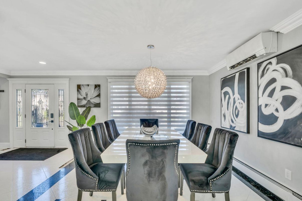 Dining room, Interior, Pendant Lights, Recessed Lighting