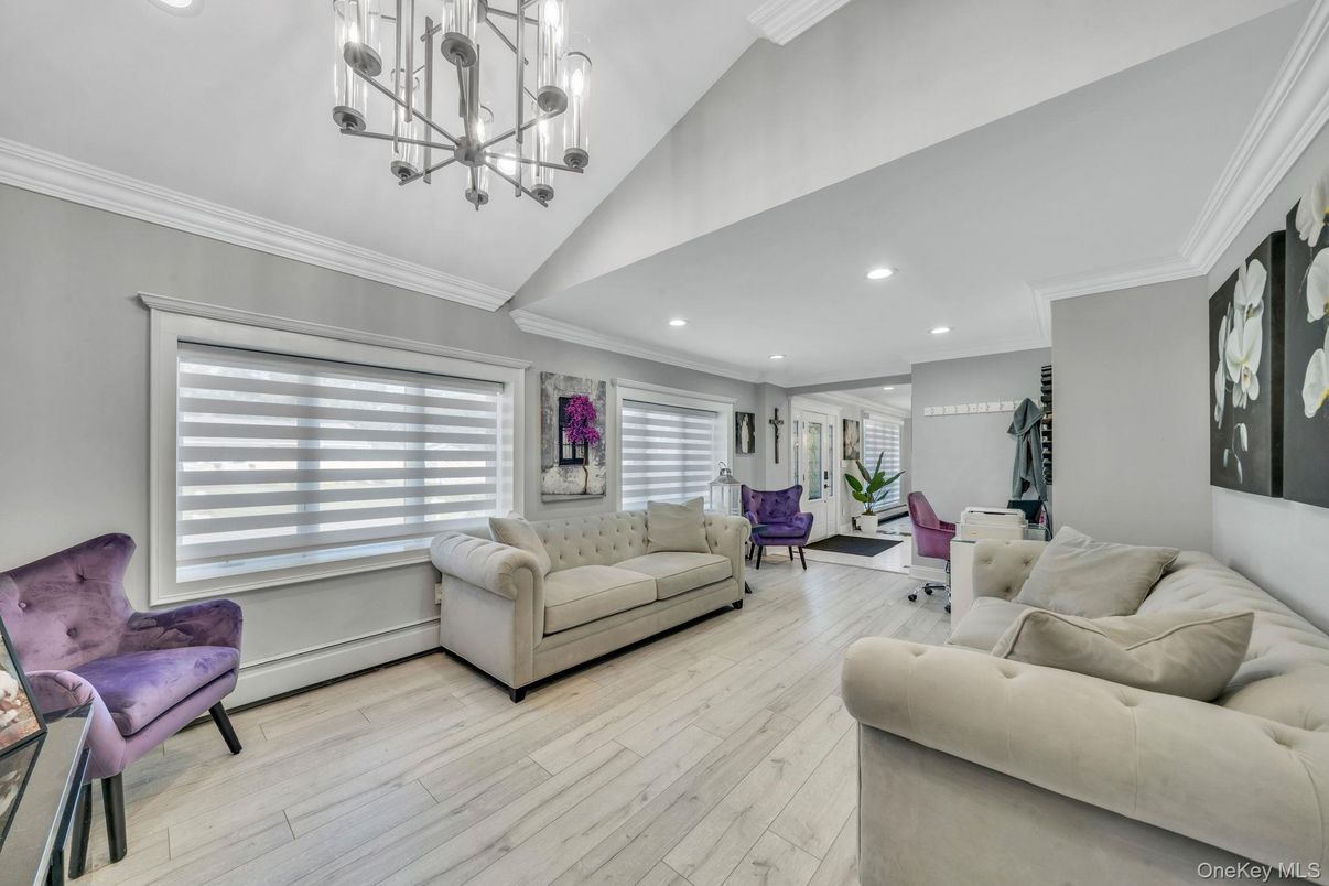 Interior, Living room, Pendant Lights, Recessed Lighting, Wood Texture Flooring