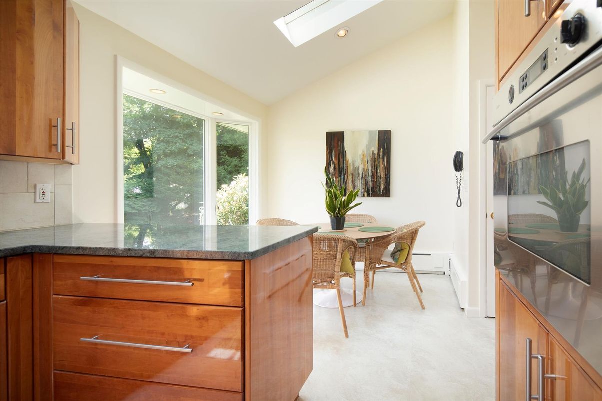 Dining room, Interior, Kitchen, Recessed Lighting