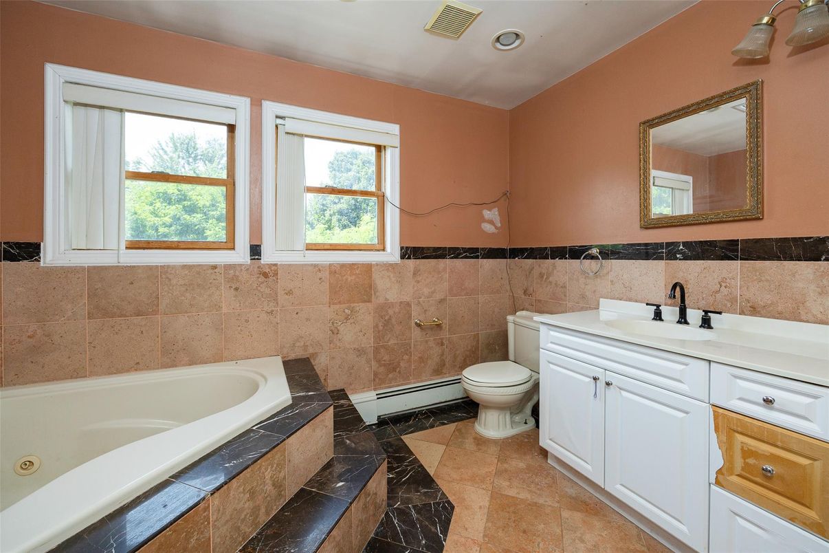 Bathroom, Interior, Recessed Lighting