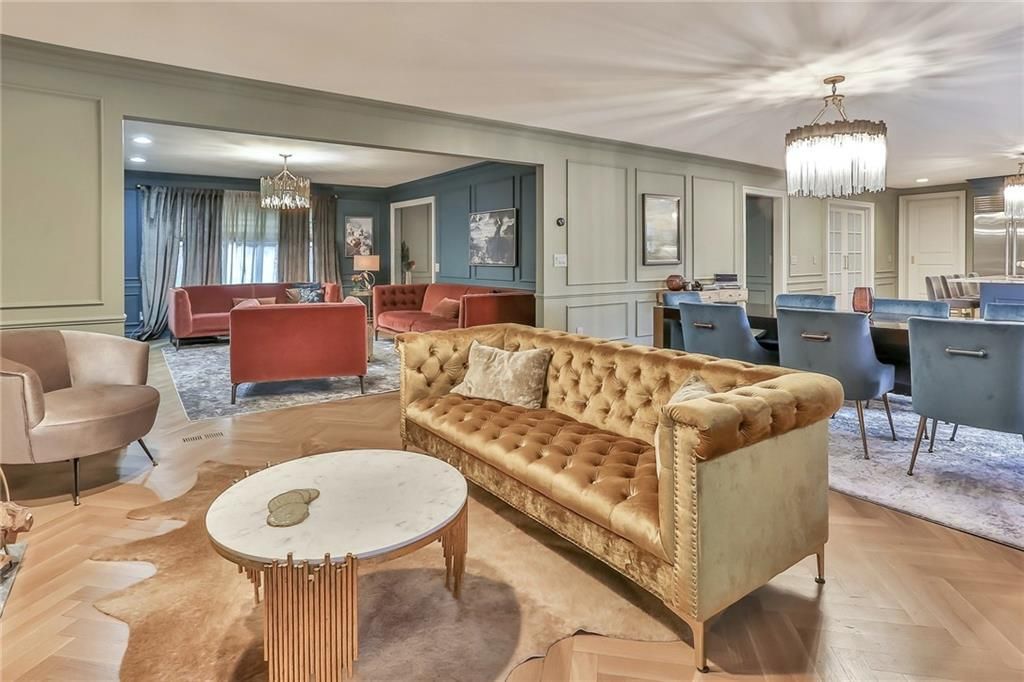 Chandelier, Dining room, Interior, Living room, Recessed Lighting, Wood Texture Flooring