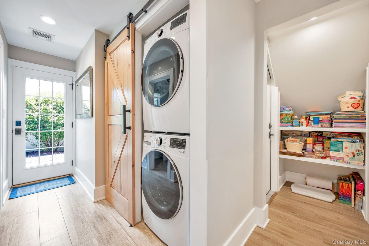 Interior, Recessed Lighting, Utility Closets, Washer, Wood Texture Flooring