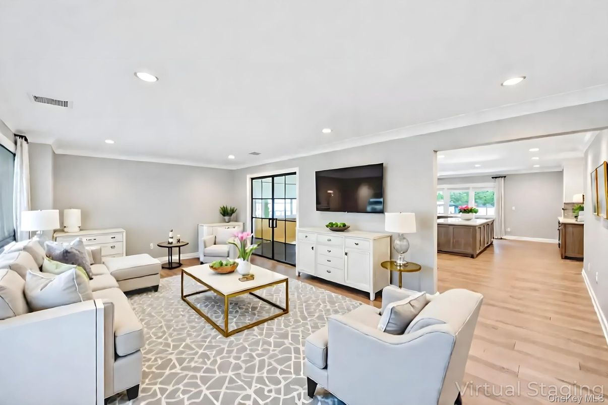 Interior, Living room, Recessed Lighting, Wood Texture Flooring