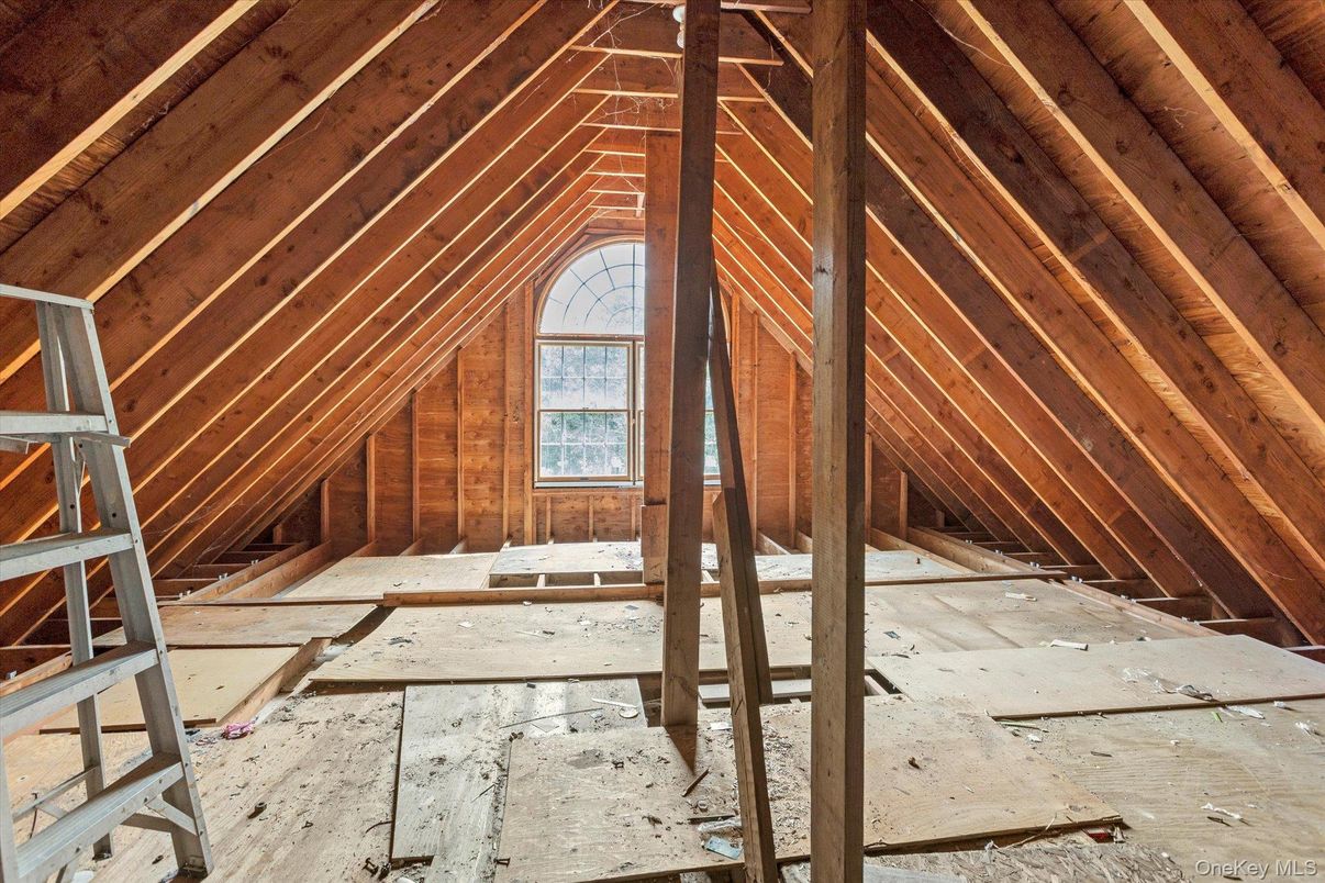Empty room, Interior, Wooden Beams, Wooden Ceilings, Wooden Walls