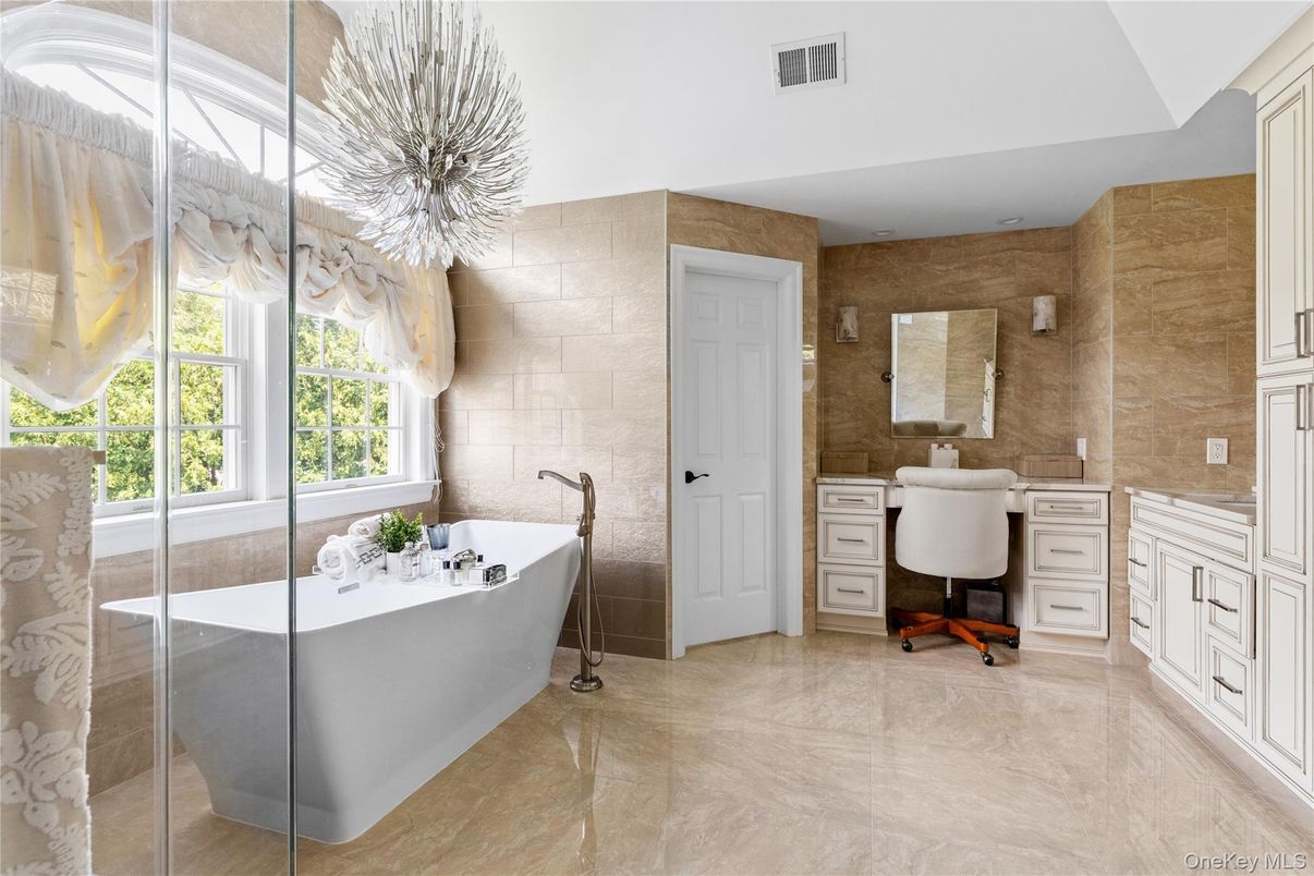 Bathroom, Free Standing Baths, Interior