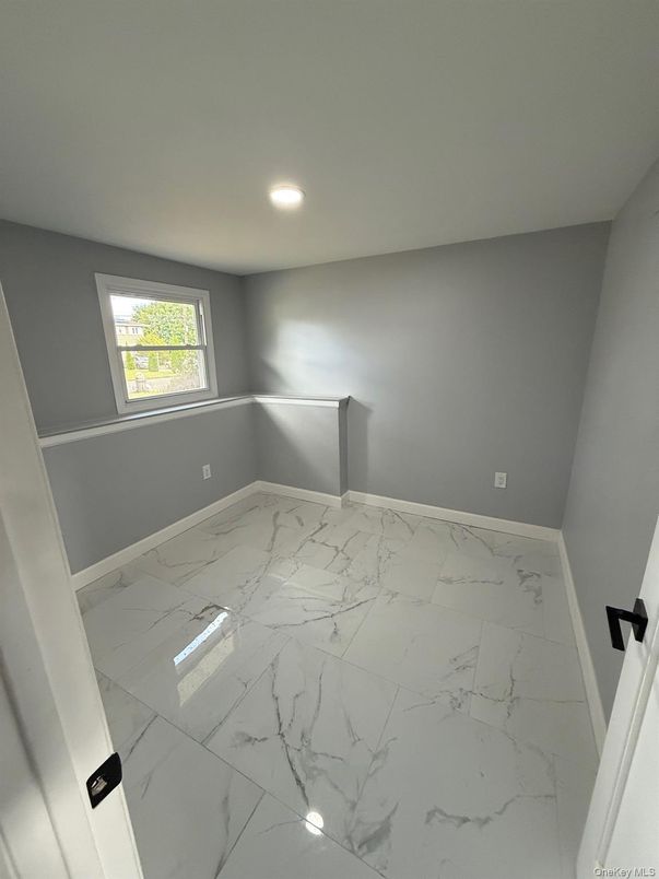 Empty room, Interior, Marble, Recessed Lighting