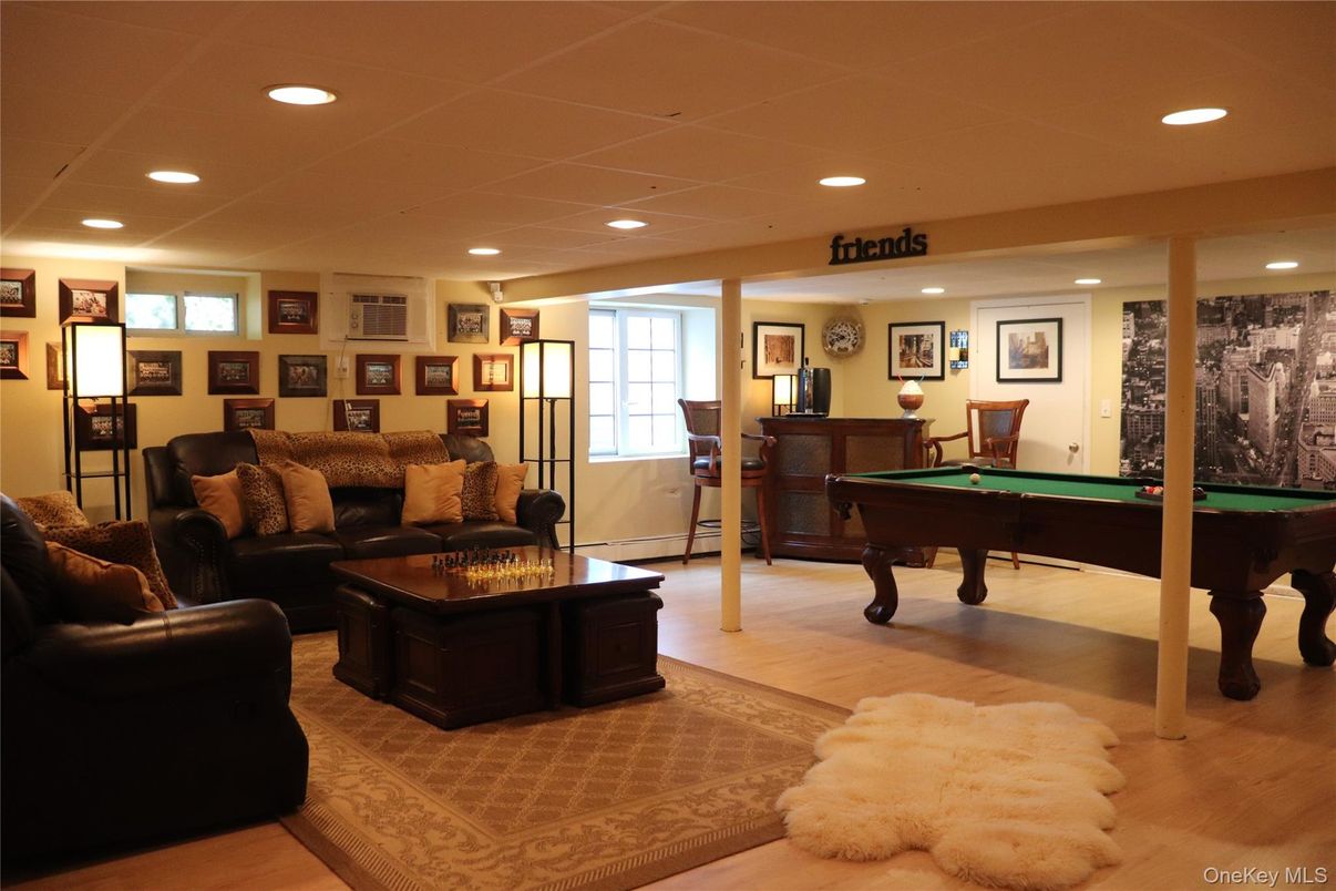 Billiard Table, Game Room, Interior, Living room, Recessed Lighting, Wood Texture Flooring
