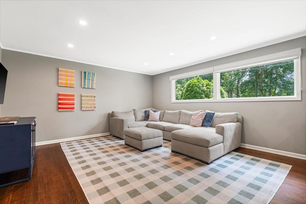 Interior, Living room, Recessed Lighting, Wood Texture Flooring