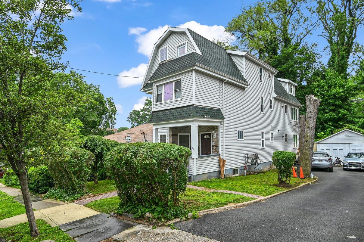 Detached Garage, Exterior, Facade, Queen Anne Victorian