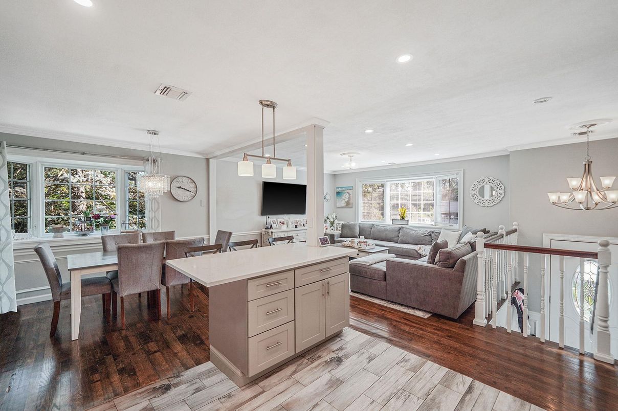 Dining room, Interior, Living room, Pendant Lights, Recessed Lighting, Wood Texture Flooring