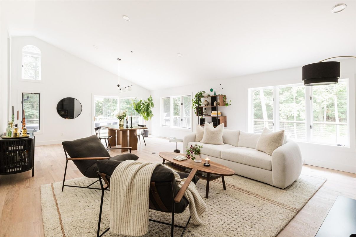 Dining room, Interior, Living room, Pendant Lights, Recessed Lighting, Wood Texture Flooring