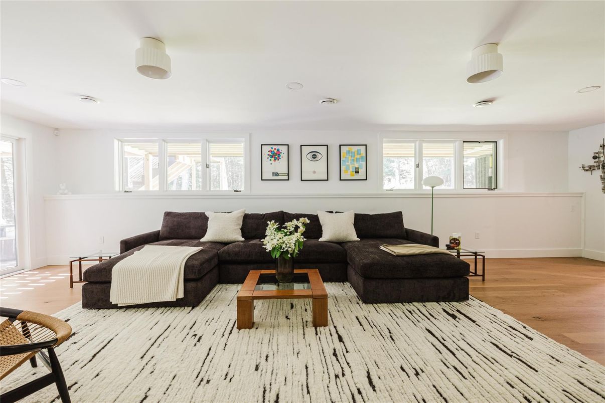 Interior, Living room, Recessed Lighting, Wood Texture Flooring