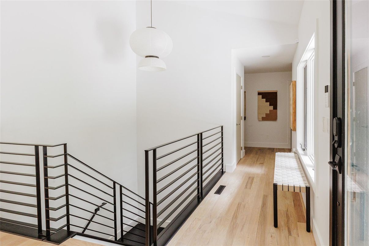 Interior, Pendant Lights, Wood Texture Flooring
