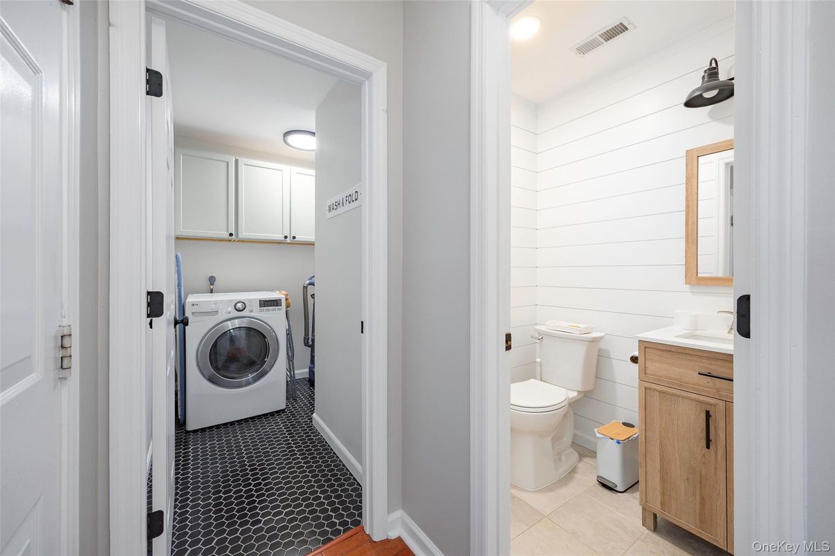 Bathroom, Interior, Recessed Lighting, Washer