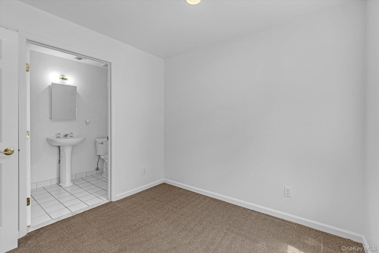 Bathroom, Empty room, Interior, Recessed Lighting