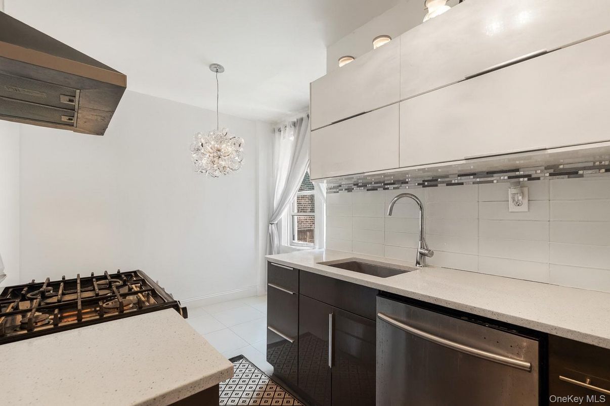 Chandelier, Interior, Kitchen, Stainless Steel Appliances