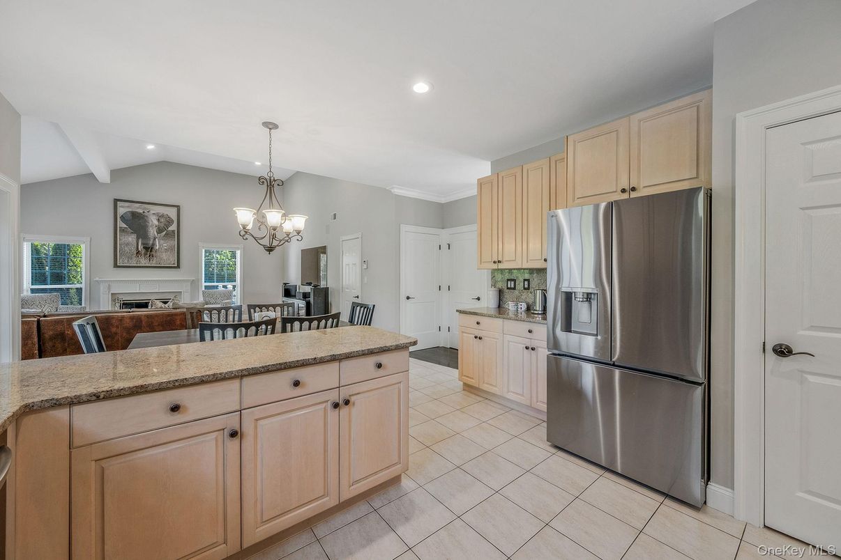 Chandelier, Dining room, Interior, Kitchen, Recessed Lighting