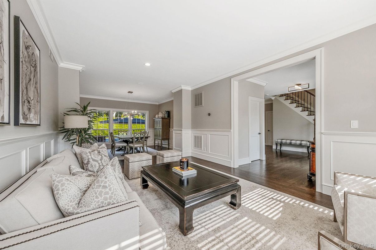 Dining room, Interior, Living room, Pendant Lights, Recessed Lighting, Wood Texture Flooring