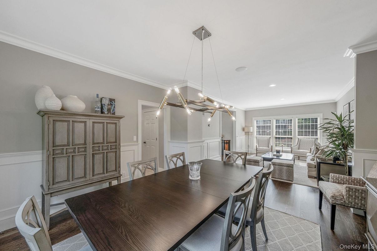 Dining room, Interior, Living room, Pendant Lights, Recessed Lighting, Wood Texture Flooring