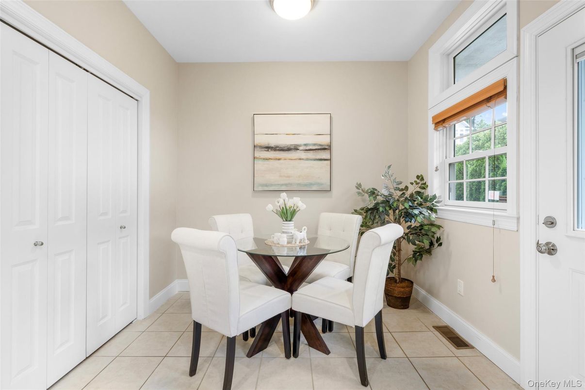 Dining room, Interior