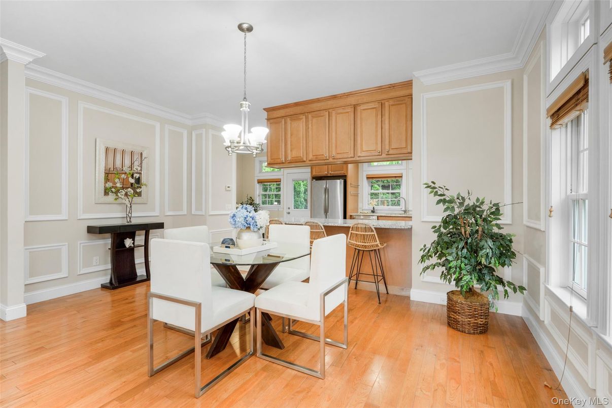 Chandelier, Dining room, Interior, Kitchen, Pendant Lights, Wood Texture Flooring
