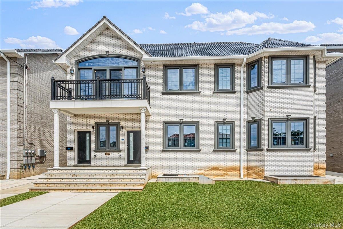 Exterior, Facade, Brick Facade, Brick Traditional