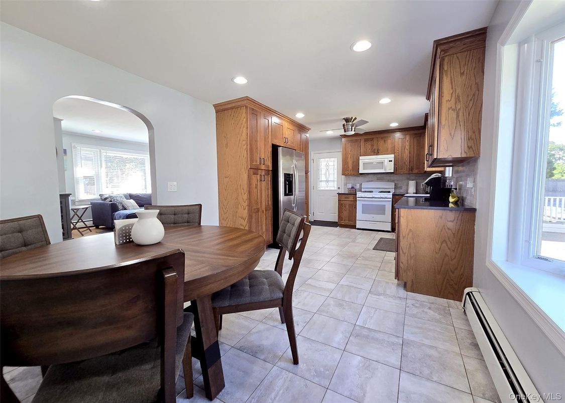 Dining room, Interior, Kitchen, Recessed Lighting
