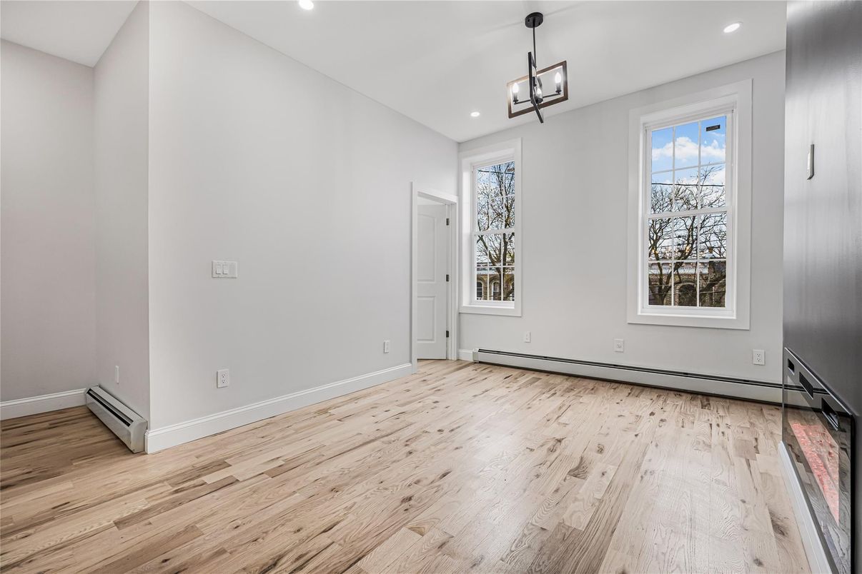 Empty room, Interior, Pendant Lights, Recessed Lighting, Wood Texture Flooring
