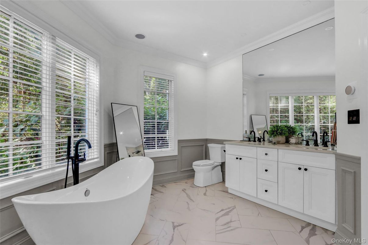 Bathroom, Dual Sink Vanities, Free Standing Baths, Interior, Marble, Recessed Lighting