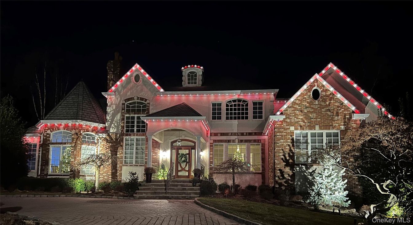 Exterior, Facade, Brick Facade, Brick Traditional