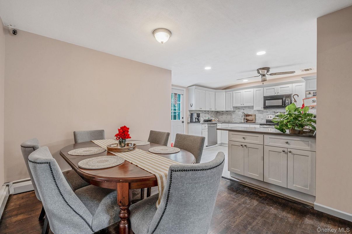 Dining room, Interior, Kitchen, Recessed Lighting, Wood Texture Flooring