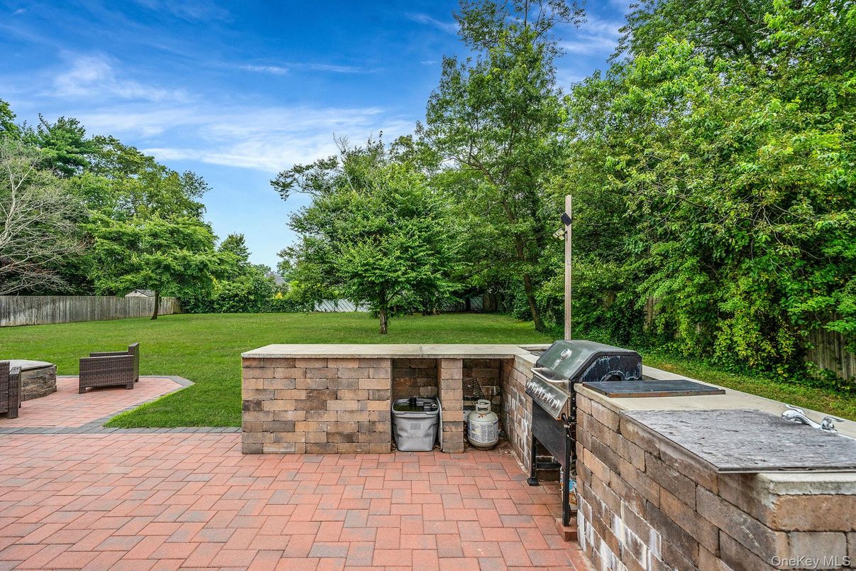 Exterior, Outdoor Kitchen