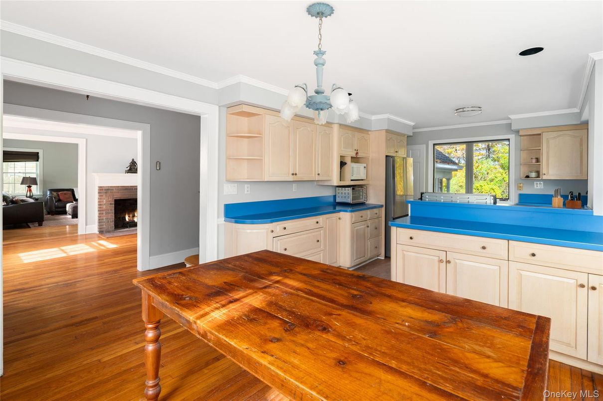 Chandelier, Fireplace, Interior, Kitchen, Living room, Wood Texture Flooring