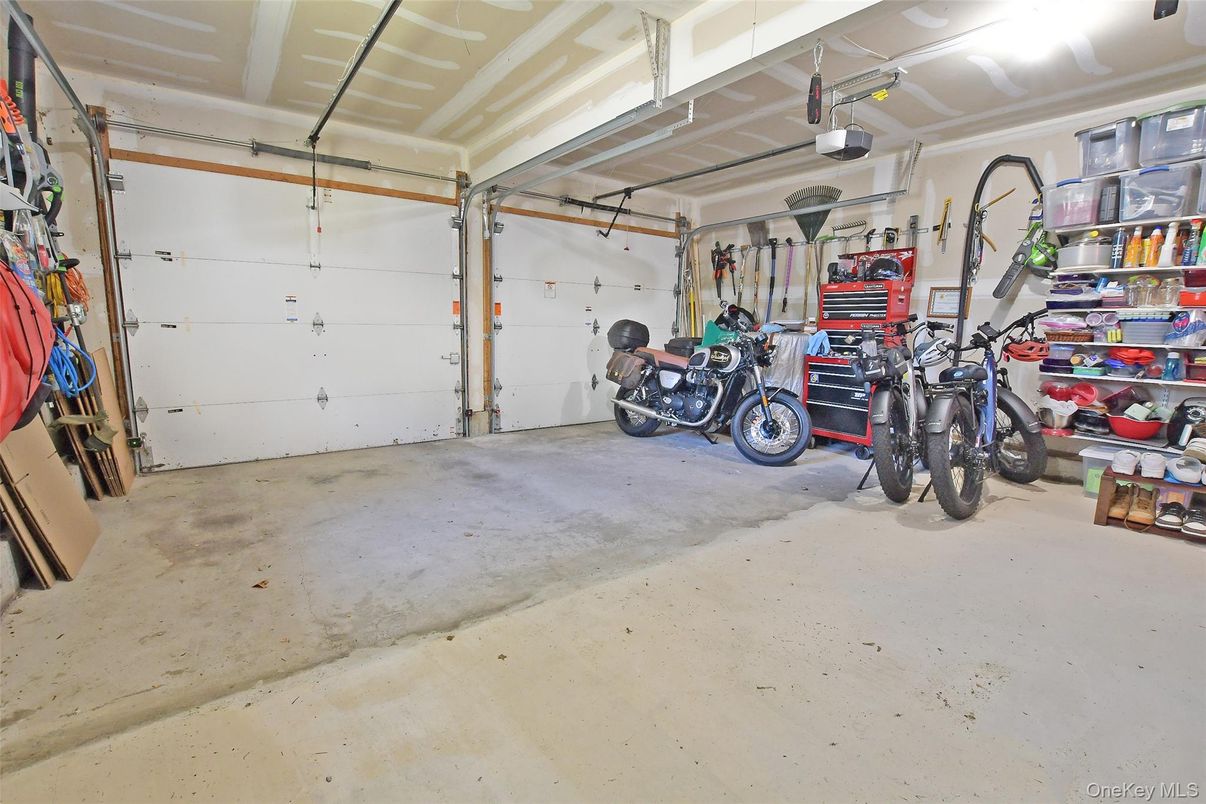 Garage, Interior