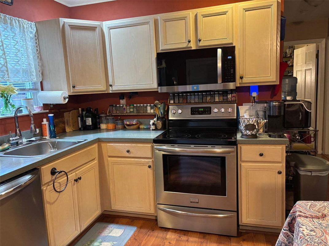 Interior, Kitchen, Stainless Steel Appliances, Wood Texture Flooring