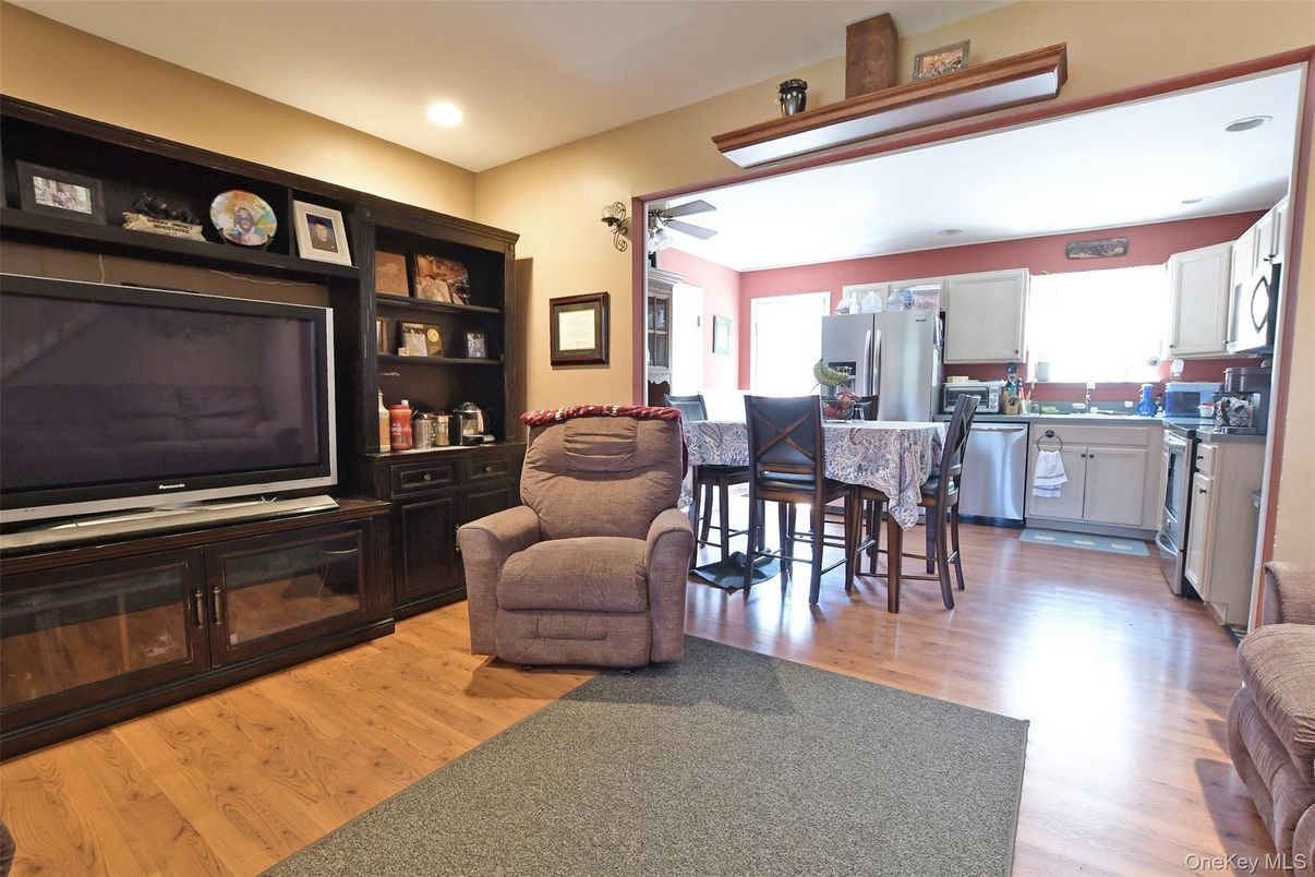 Dining room, Interior, Kitchen, Recessed Lighting, Wood Texture Flooring