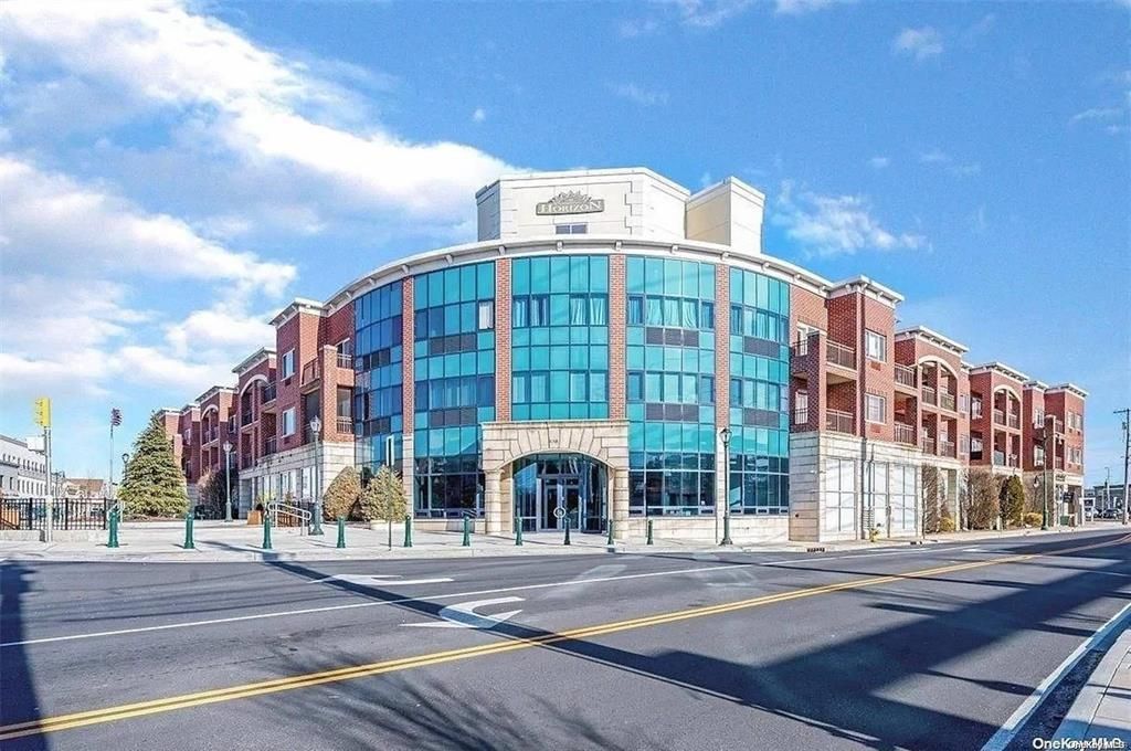 Exterior, Facade, Condo Building