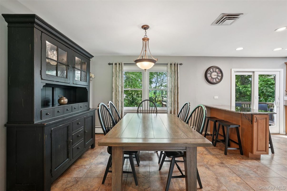 Dining room, Interior, Pendant Lights, Recessed Lighting