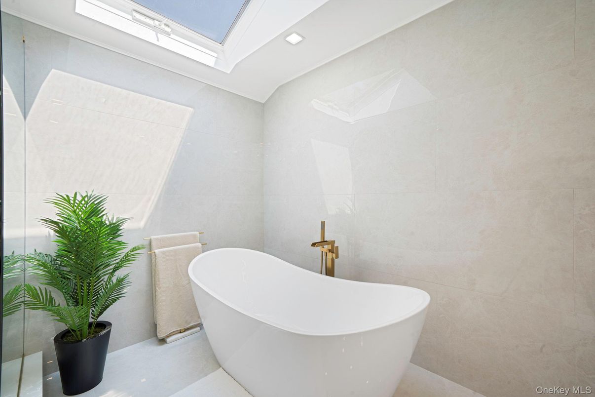 Bathroom, Free Standing Baths, Interior, Recessed Lighting