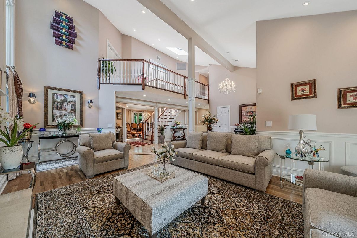 Chandelier, Interior, Living room, Recessed Lighting, Wood Texture Flooring