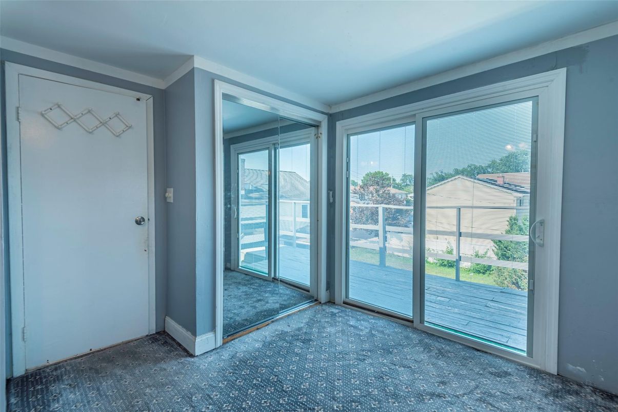 Empty room, Interior, Sun Room