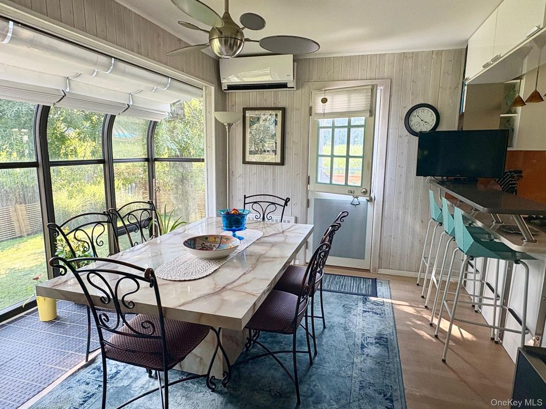 Dining room, Interior, Sun Room