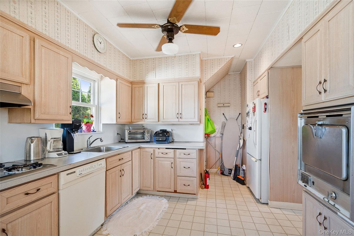 Interior, Kitchen, Recessed Lighting