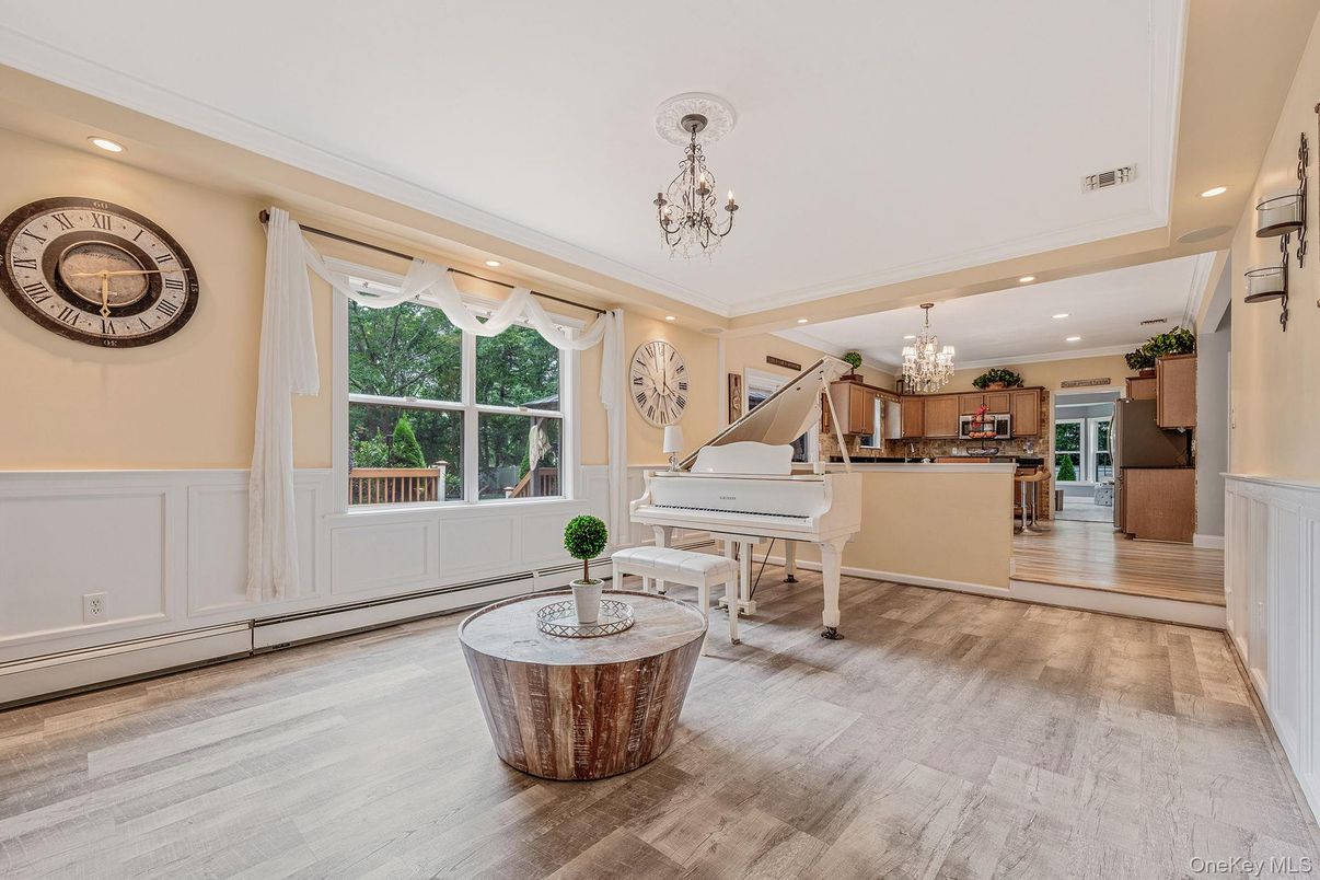 Chandelier, Interior, Piano, Recessed Lighting, Wood Texture Flooring