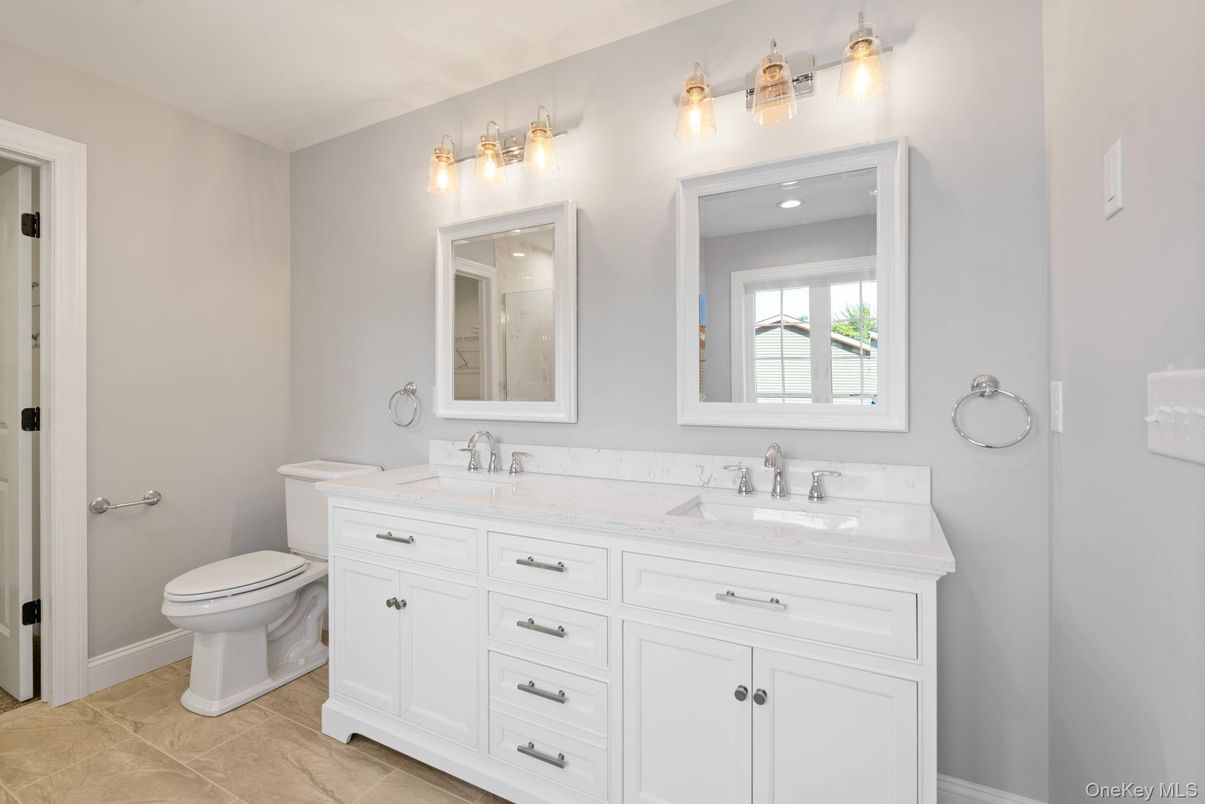 Bathroom, Dual Sink Vanities, Interior