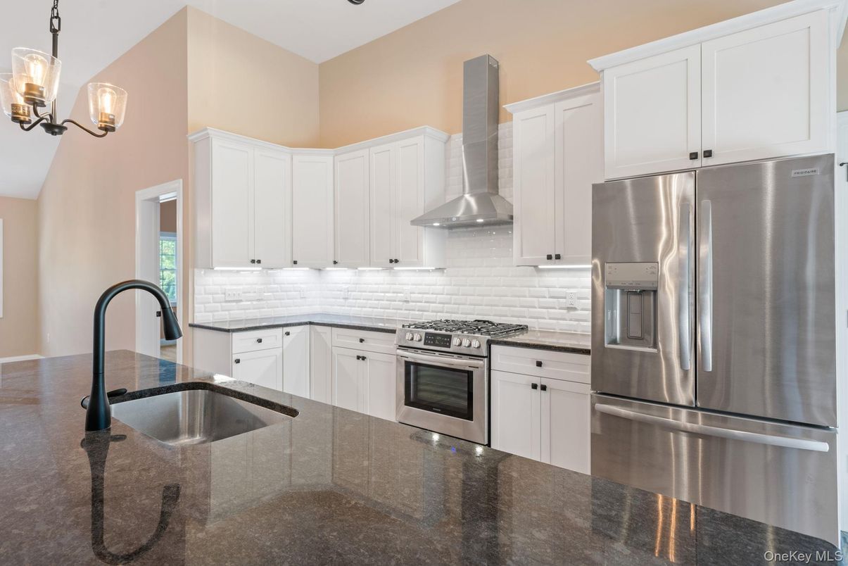 Interior, Kitchen, Pendant Lights, Stainless Steel Appliances