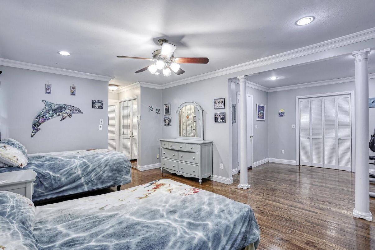 Bedroom, Interior, Recessed Lighting, Wood Texture Flooring
